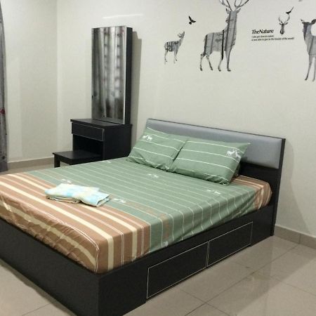 Sri Manjung Ma Maison Homestay Lumut Esterno foto